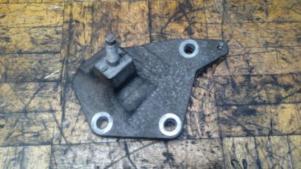 Запчасть кронштейн кпп Mazda 3