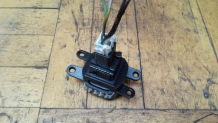 Кнопка аварийной сигнализации Nissan Pathfinder R51