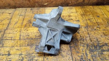 Запчасть кронштейн двигателя Subaru Forester 1997-2000