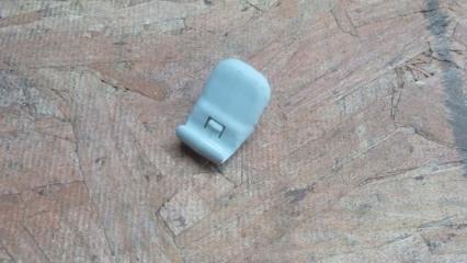 Запчасть крючок солнцезащитного козырька Mazda 3 2009-2013