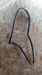 Запчасть уплотнитель стекла двери передний левый Geely Emgrand EC7 2011-2016