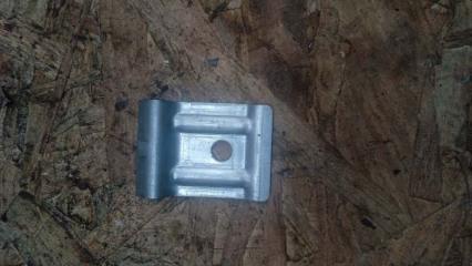 Запчасть крепление аккумулятора Audi Q5 2008-2017