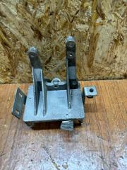 Запчасть кронштейн двигателя Fiat Grande Punto 2005-2018