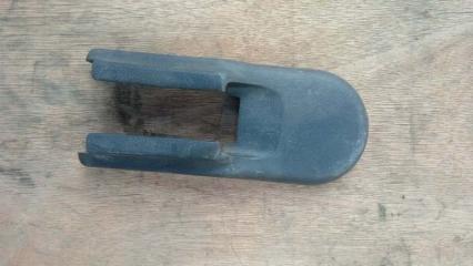 Запчасть крышка кронштейна сиденья передняя Honda Civic 2006-2012