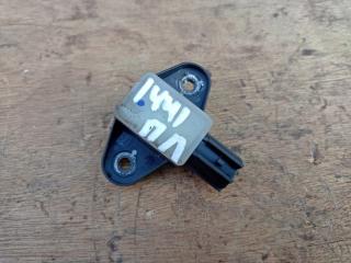 Запчасть датчик удара Skoda Superb 2008-2015