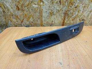 Запчасть накладка кнопки стеклоподъемнка задняя левая Mitsubishi L200 2006-2016