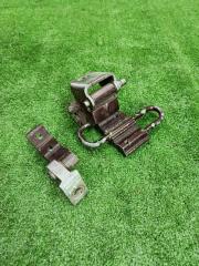 Запчасть петля двери задняя правая Audi A6 1997-2004