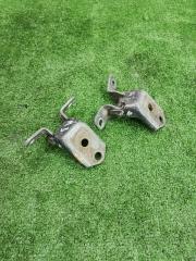 Запчасть петля двери передняя правая Mazda 3 2002-2009