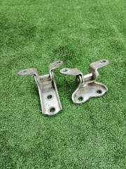 Запчасть петля двери задняя левая Toyota Avensis 2 2006