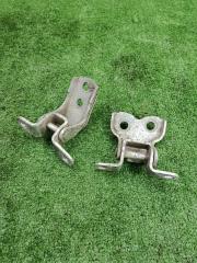 Запчасть петля двери передняя левая Toyota Avensis 2 2006