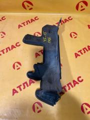 Накладка на рамку радиатора правая NISSAN Juke 2010