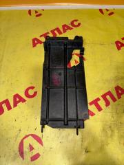 Накладка на рамку радиатора левая TOYOTA Funcargo 2001