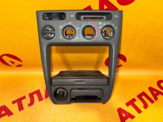 Консоль магнитофона TOYOTA Sprinter 1999