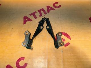 Кронштейн капота TOYOTA Vitz 2004