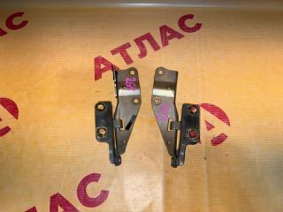 Кронштейн капота NISSAN Liberty 2004