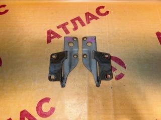 Кронштейн капота NISSAN Sunny 2003