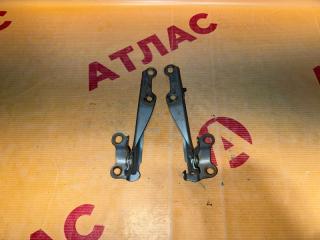 Кронштейн капота TOYOTA Ist 2007