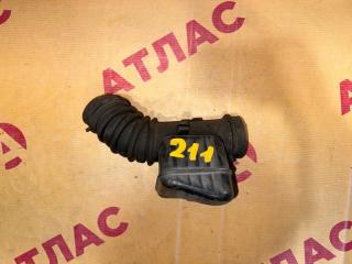 Патрубок воздушного фильтра TOYOTA Sprinter 1999