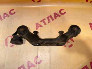 Кронштейн редуктора TOYOTA Corolla Fielder 2003