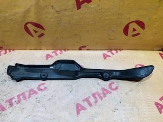 Пыльник крыла передний правый TOYOTA Ist 2002