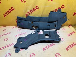 Накладка на рамку радиатора TOYOTA Avensis 2007