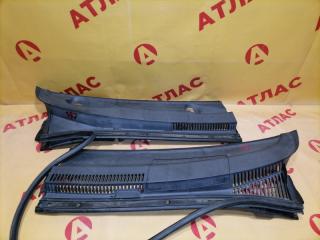 Решетка под лобовое стекло TOYOTA Ist 2002