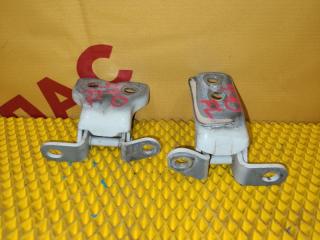 Петля двери передняя левая TOYOTA Ist 2005 контрактная Петля двери передняя левая TOYOTA Ist 2005