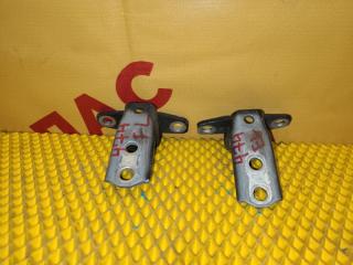 Фото запчасти петля двери передняя левая MITSUBISHI Outlander 2010 контрактная запчасть Запчасть петля двери передняя левая MITSUBISHI Outlander 2010