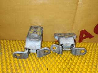 Петля двери передняя правая TOYOTA Avensis 2004 контрактная Петля двери передняя правая TOYOTA Avensis 2004