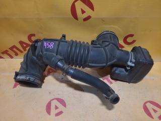 Патрубок воздушного фильтра TOYOTA Avensis 2004