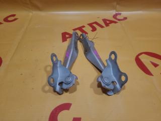 Кронштейн капота TOYOTA Ist 2002