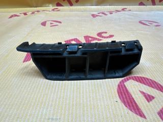 Крепление бампера переднее правое HONDA Fit 2002