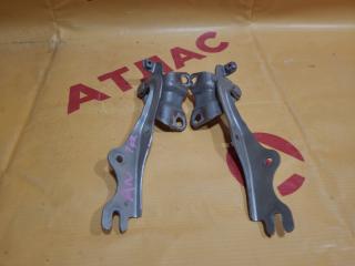 Кронштейн капота MAZDA DEMIO 2005