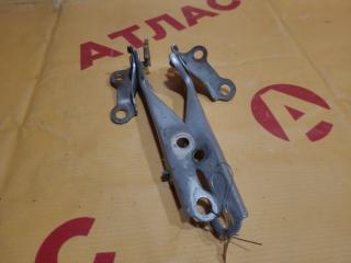 Кронштейн капота TOYOTA Vitz 2003