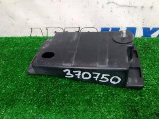 Фото запчасти клипса бампера задняя MERCEDES-BENZ C-CLASS 1997-2000 контрактная запчасть Запчасть клипса бампера задняя MERCEDES-BENZ C-CLASS 1997-2000