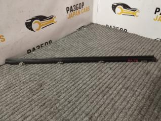 Запчасть уплотнитель стекла двери передний левый Toyota Camry 2009