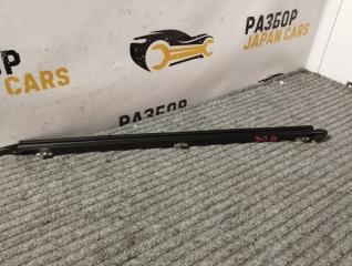 Запчасть уплотнитель стекла двери задний правый Toyota Camry 2009