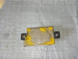 Запчасть активатор замка багажника Nissan cube 2002