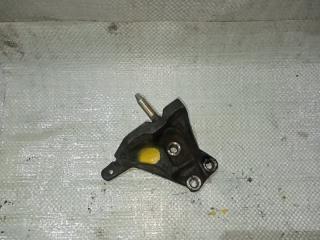 Запчасть кронштейн опоры двигателя Toyota Starlet 1990