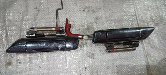 Запчасть ручка двери внешняя левая Nissan Bluebird 1999