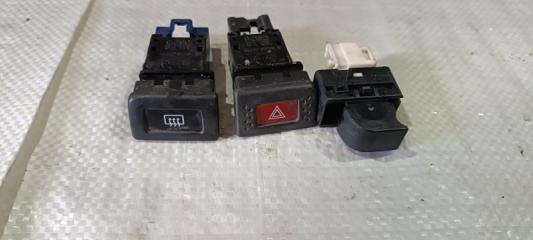 Запчасть кнопка Nissan Bluebird 1999