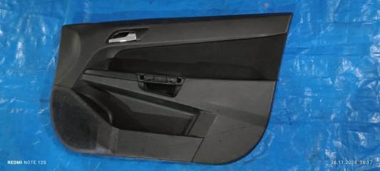 Запчасть обшивка боковой двери передняя правая Opel Astra 2005