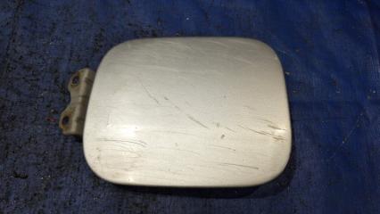 Запчасть лючок топливного бака задний MITSUBISHI Lancer Cedia 2001