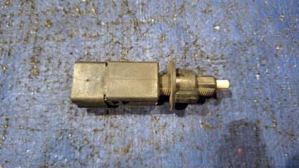 Запчасть датчик педали тормоза передний MITSUBISHI Lancer Cedia 2001