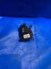 Запчасть сервопривод заслонок печки Ford Focus 2008