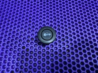 Запчасть кнопка открывания багажника Chevrolet Aveo 2011