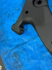 Рычаг подвески нижний передний правый Corolla 1998 AE100 5A-FE