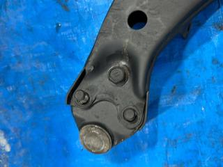 Рычаг подвески нижний передний правый Corolla 1998 AE100 5A-FE