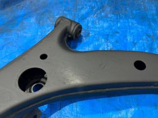 Рычаг подвески нижний передний правый Corolla 1998 AE100 5A-FE