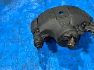 Суппорт тормозной передний правый Corolla 1998 AE100 5A-FE